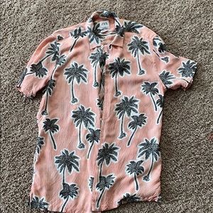 Zara Men’s Print Rayon shirt size small